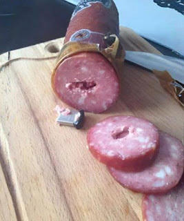 I found a USB stick in a normal sausage: At first I thought the USB stick had accidentally got into the food until I checked its contents.